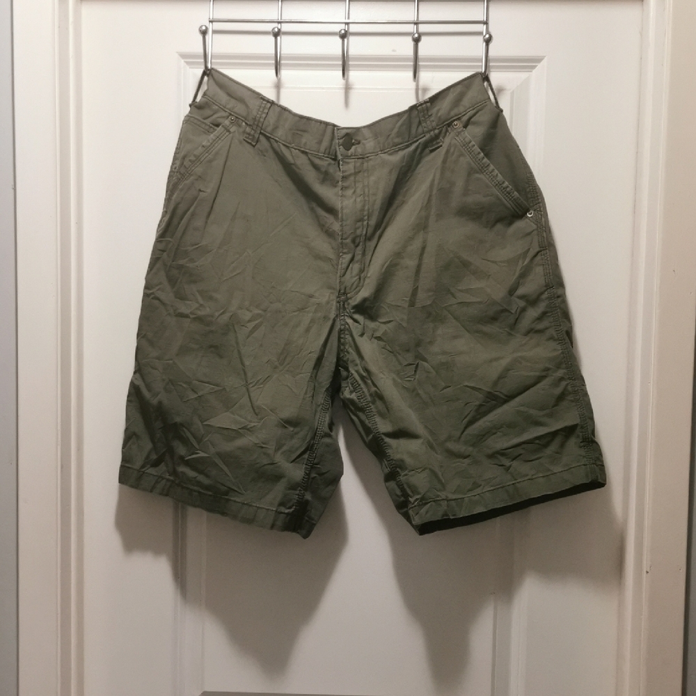 Carhartt Men's Cargo Shorts in Green